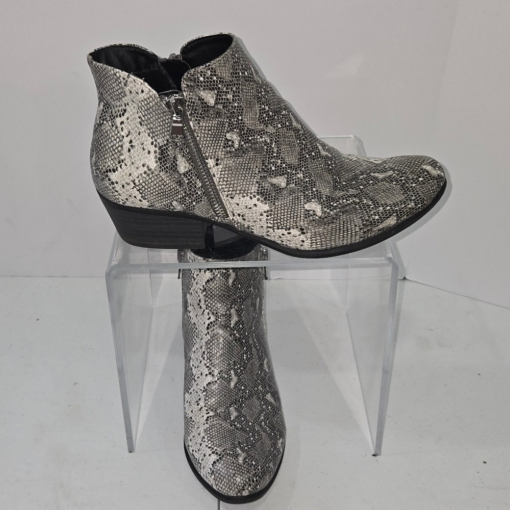 Crochet Womens Snakeskin Print Ankle Booties Grey White‎ Pointed Toe Size 8